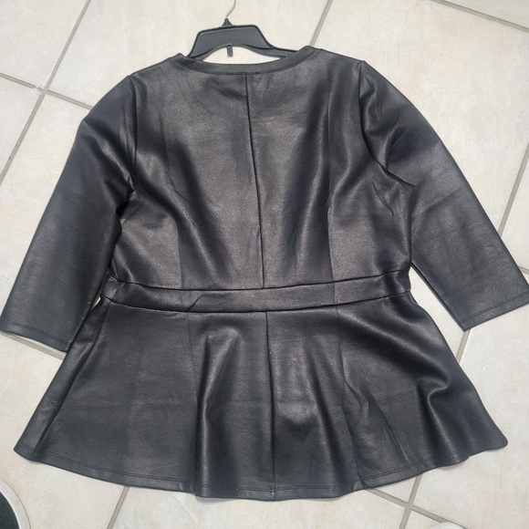 Lane Bryant Black  pleather top Size 18-20 - Picture 4 of 8